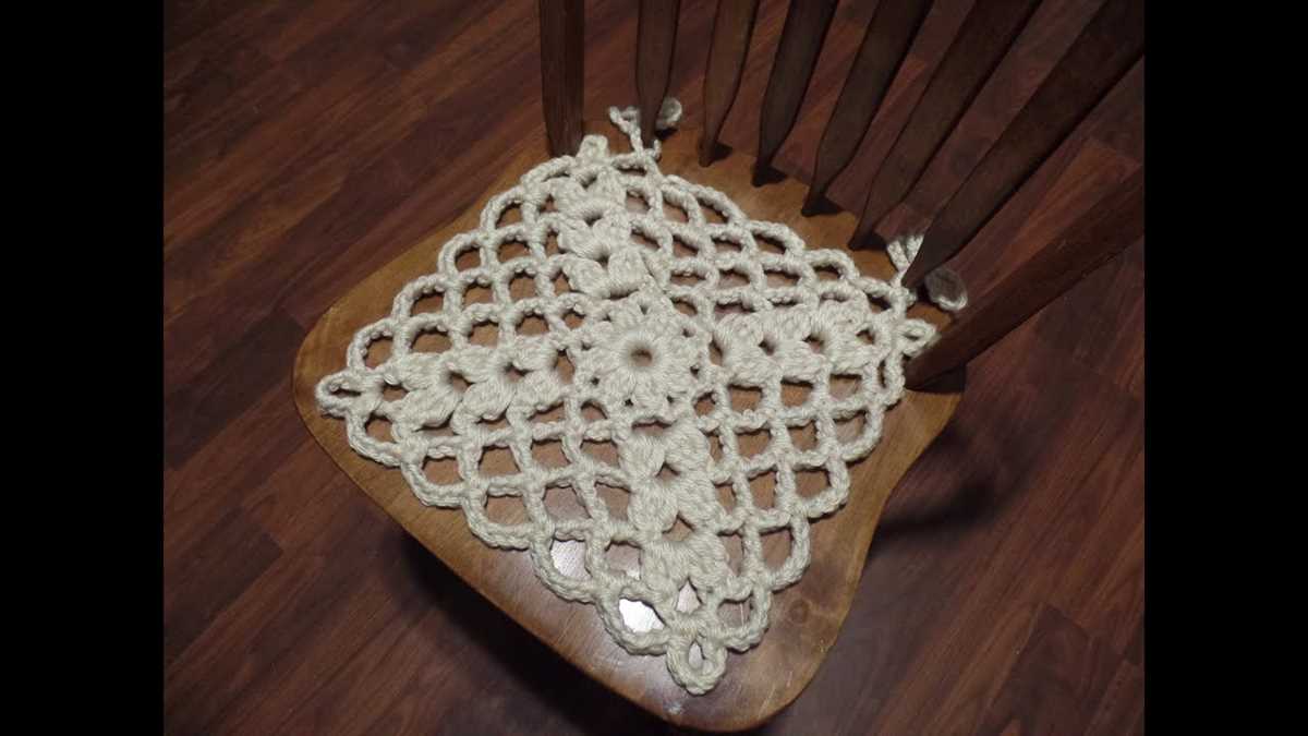 Knitting pattern for armchair covers