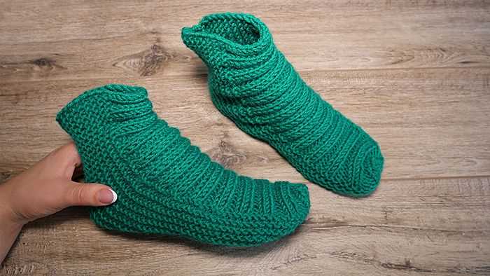 Knitting pattern for bed socks on 2 needles