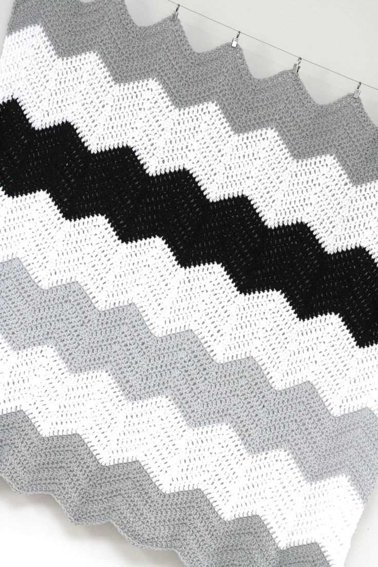 Knitting pattern for chevron blanket