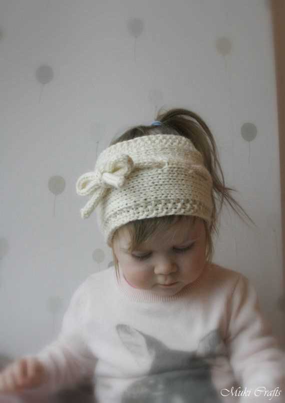 Knitting pattern for headband with bow