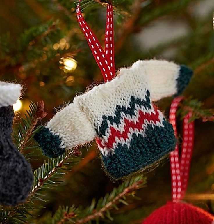 Knitting pattern mini christmas stocking