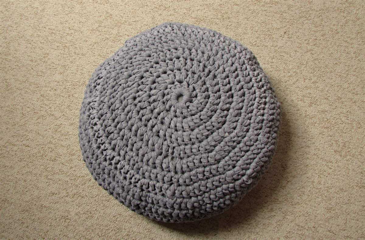 Knitting pouf pattern