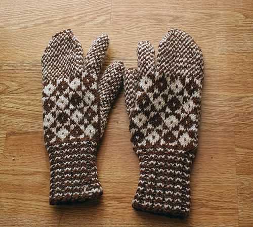 Knitted mitt pattern