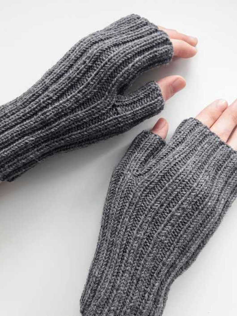 Knitting pattern for mens gloves