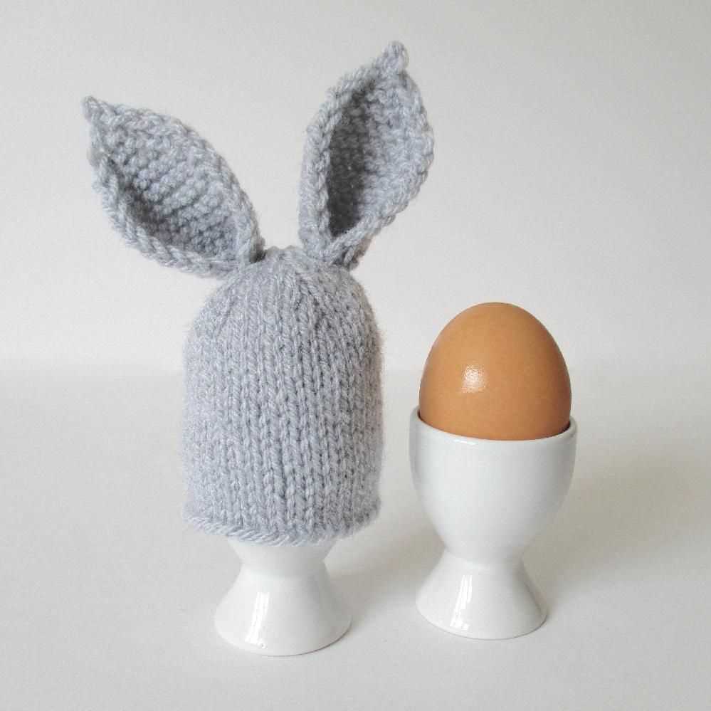 Easter bunny egg cosy knitting pattern
