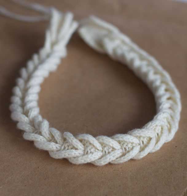 Knit necklace pattern