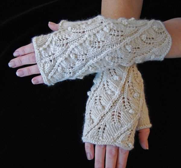 Lace fingerless gloves knitting pattern