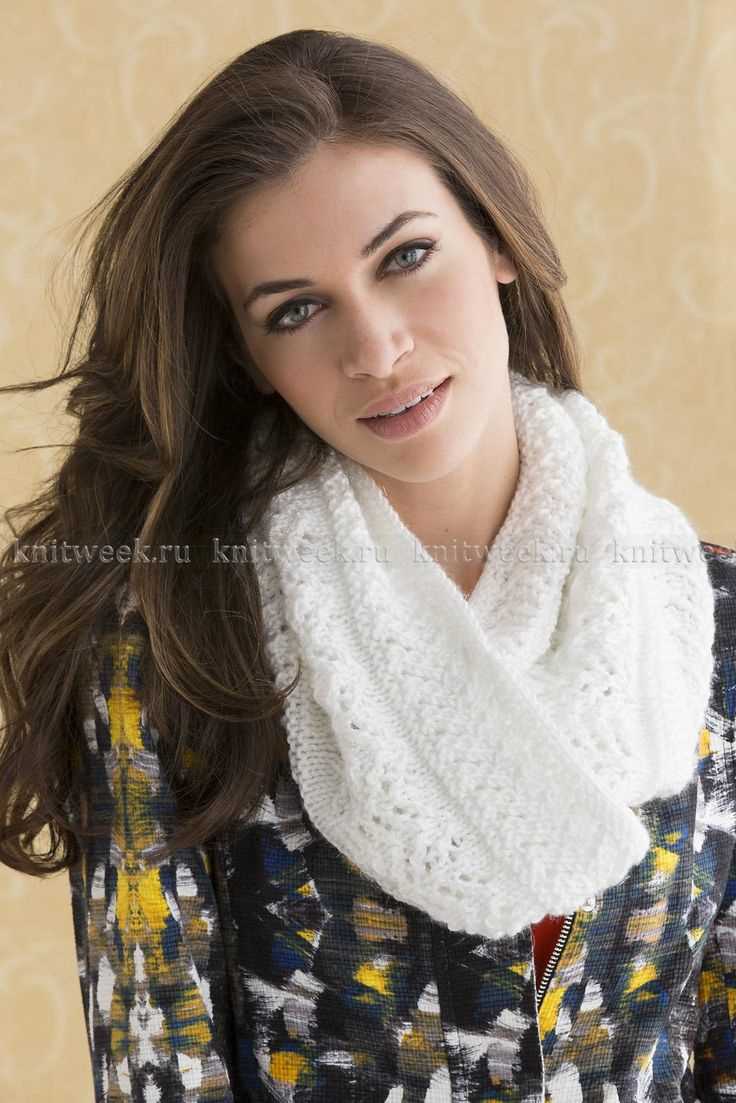 Creating a Delicate and Elegant Cowl with a Lacy Knitting Pattern Lacy cowl knitting pattern