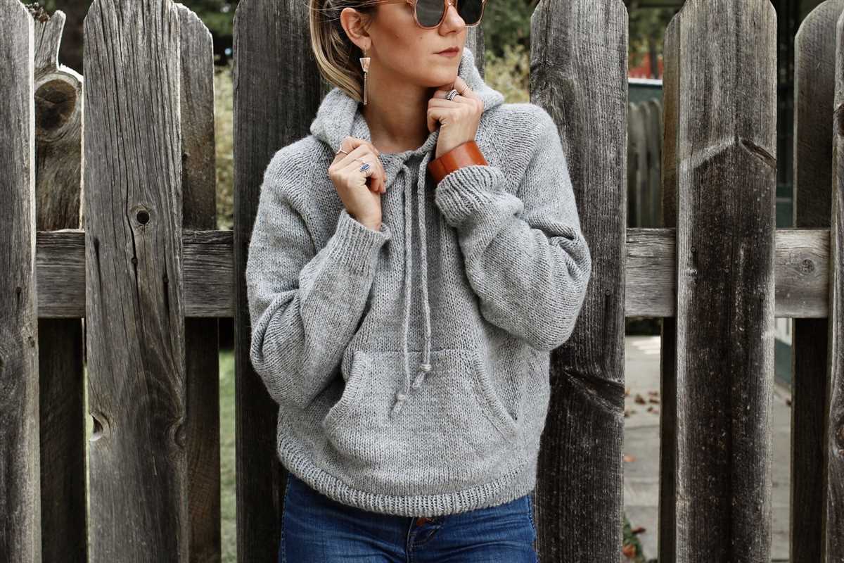 Ladies hoodie knitting pattern free