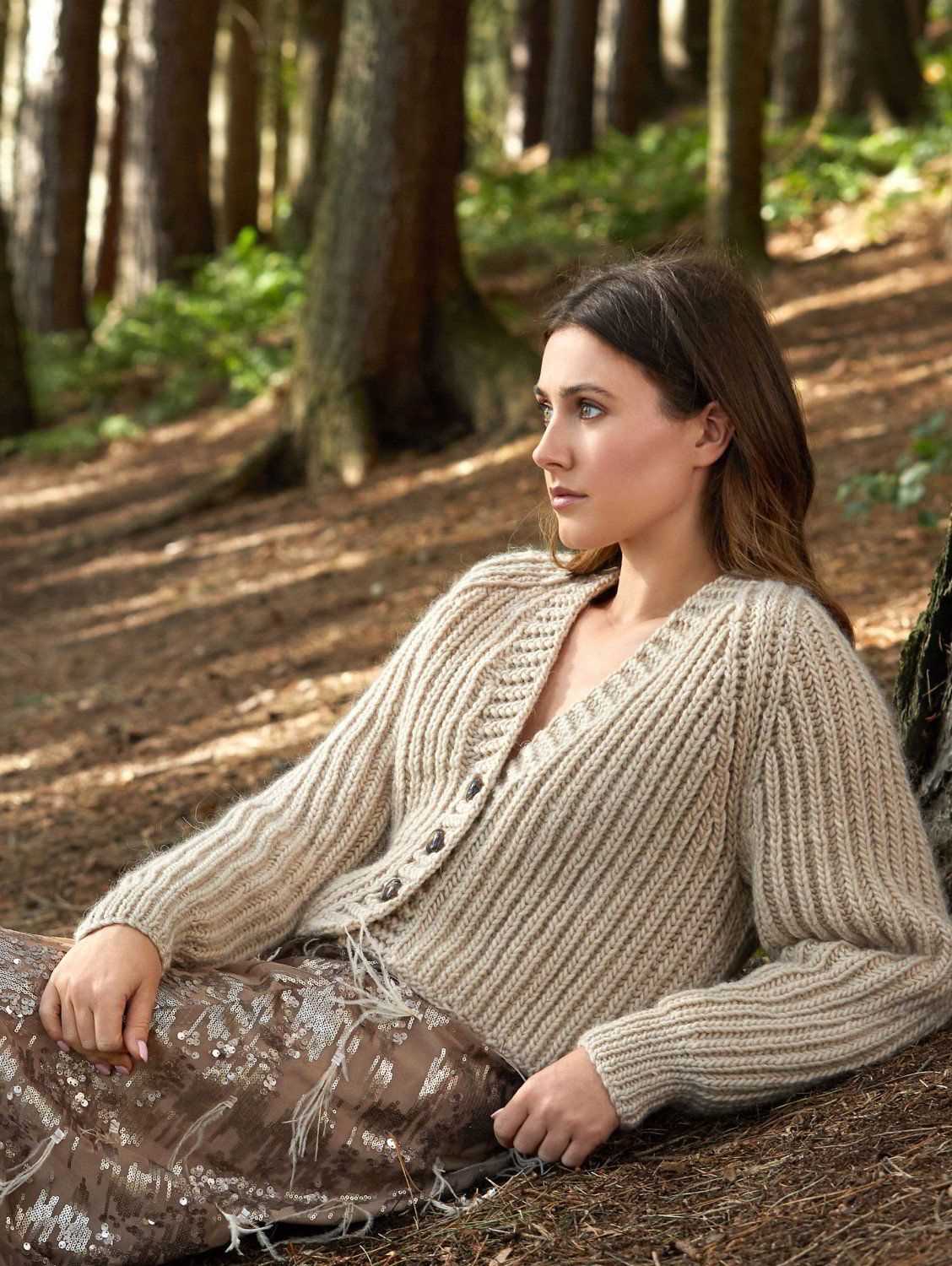 Ladies v neck cardigan knitting patterns