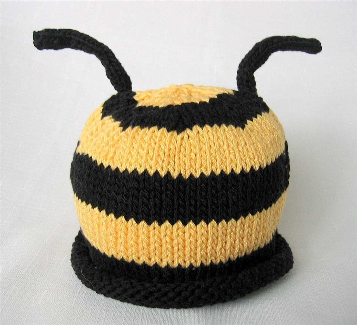 Ladybug hat knitting pattern