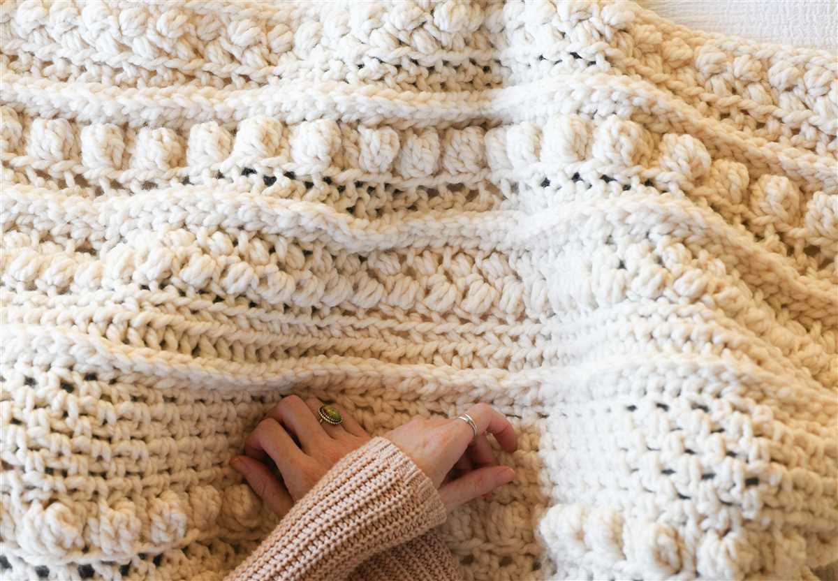 Create Your Own Chunky Knit Blanket with This Simple Pattern Large chunky knit blanket pattern