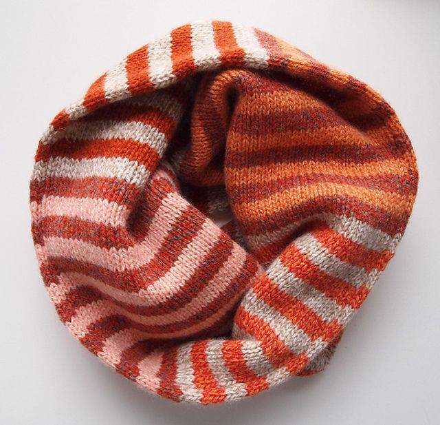 Vertical striped scarf knitting pattern