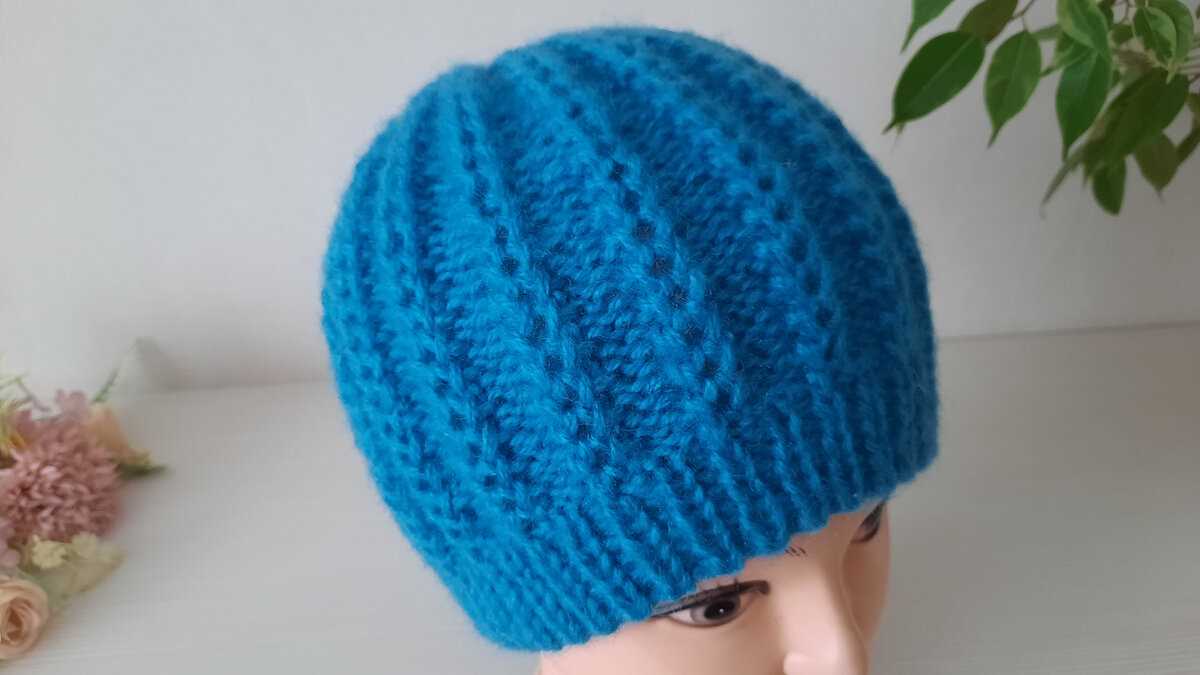 Knitting patterns using angora yarn