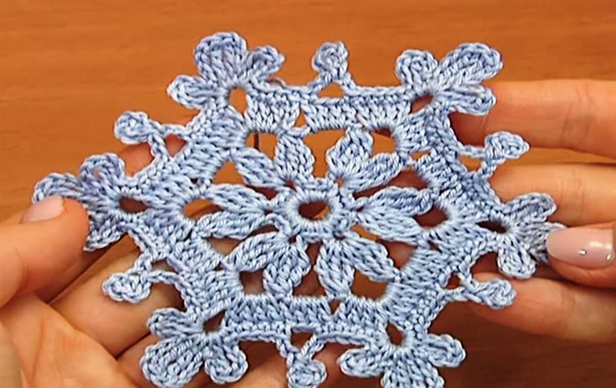 Simple snowflake knitting pattern