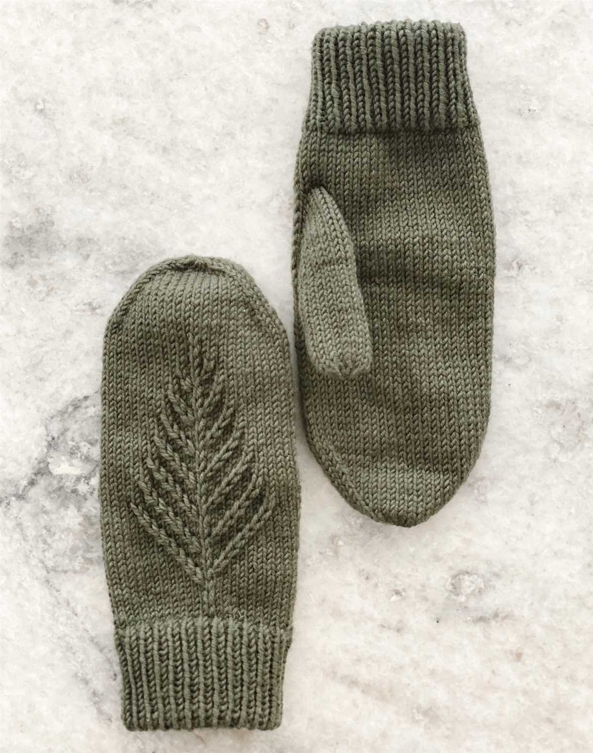 Simple knitting instructions for men's mittens Easy mens mittens knitting pattern