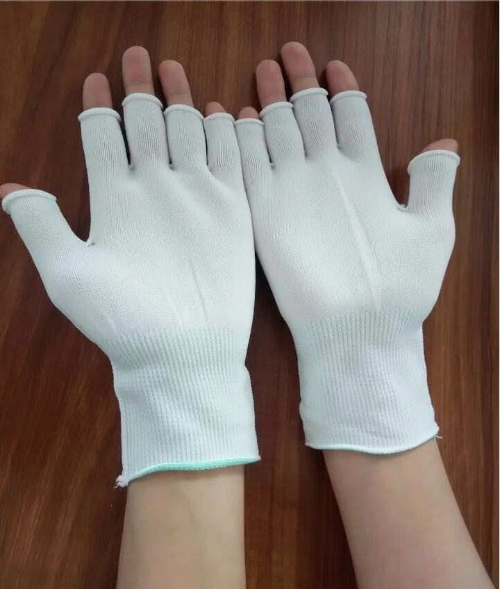 Knitted gloves without fingers pattern