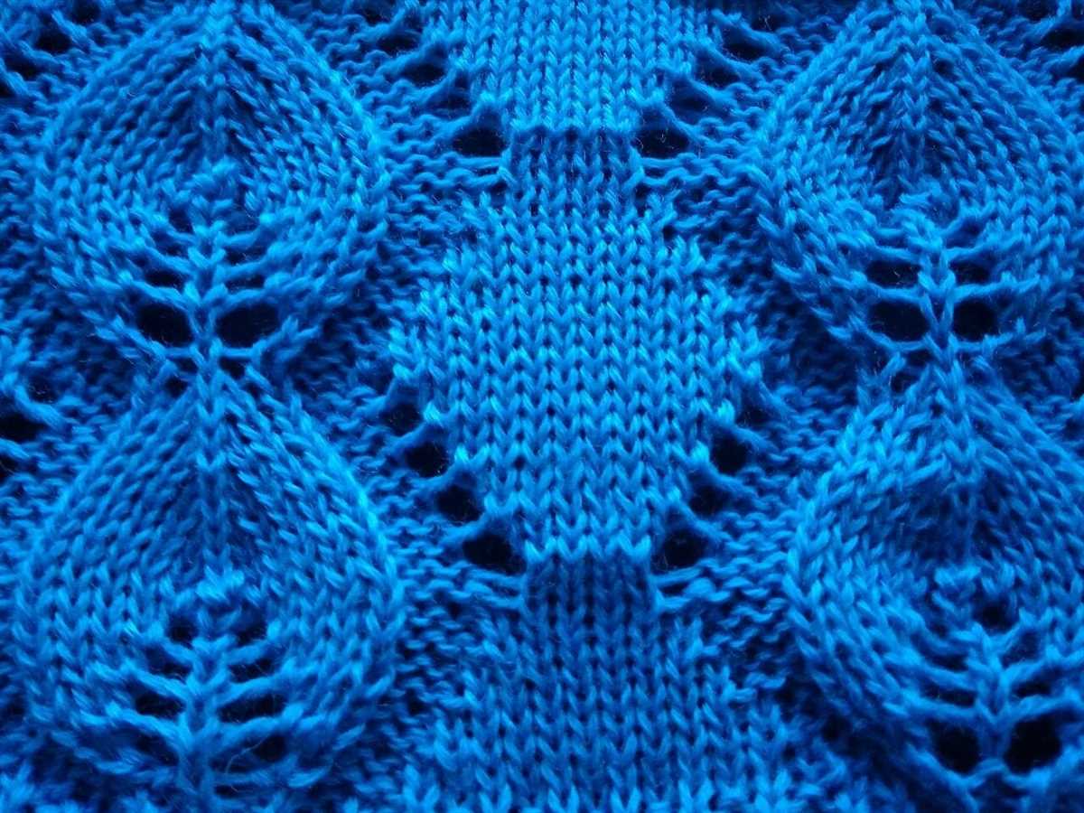 Knitted leaf square pattern free