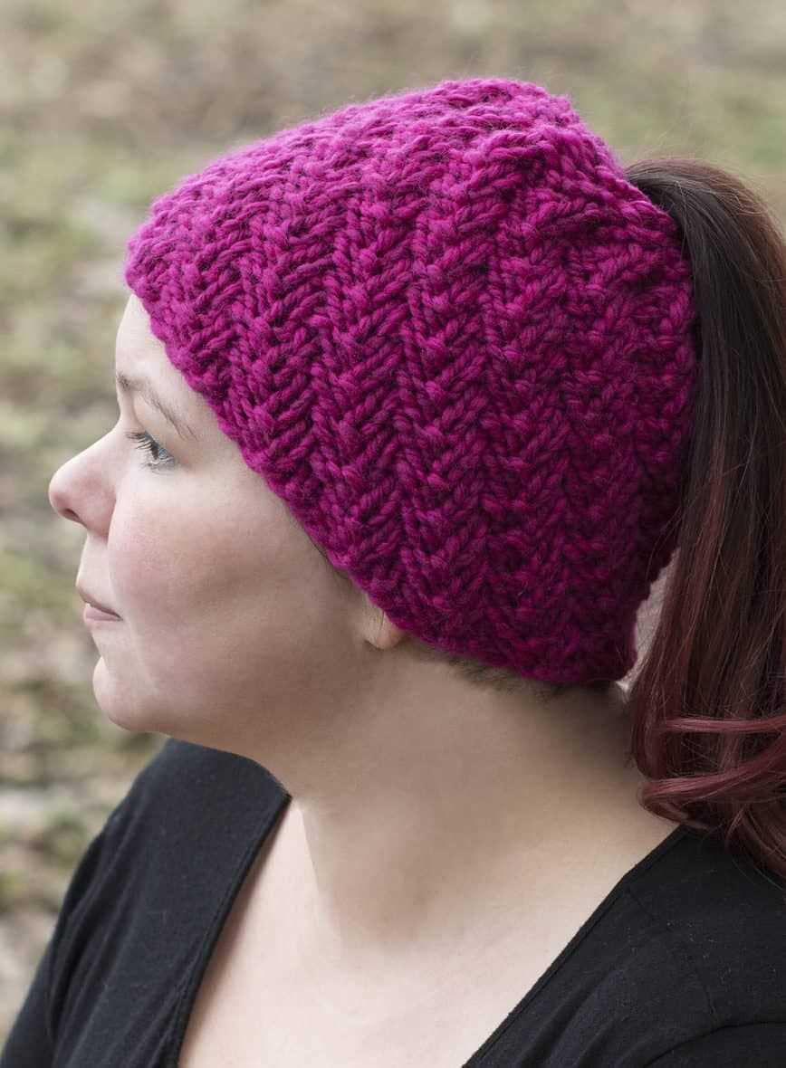 Messy bun hat free knitting pattern