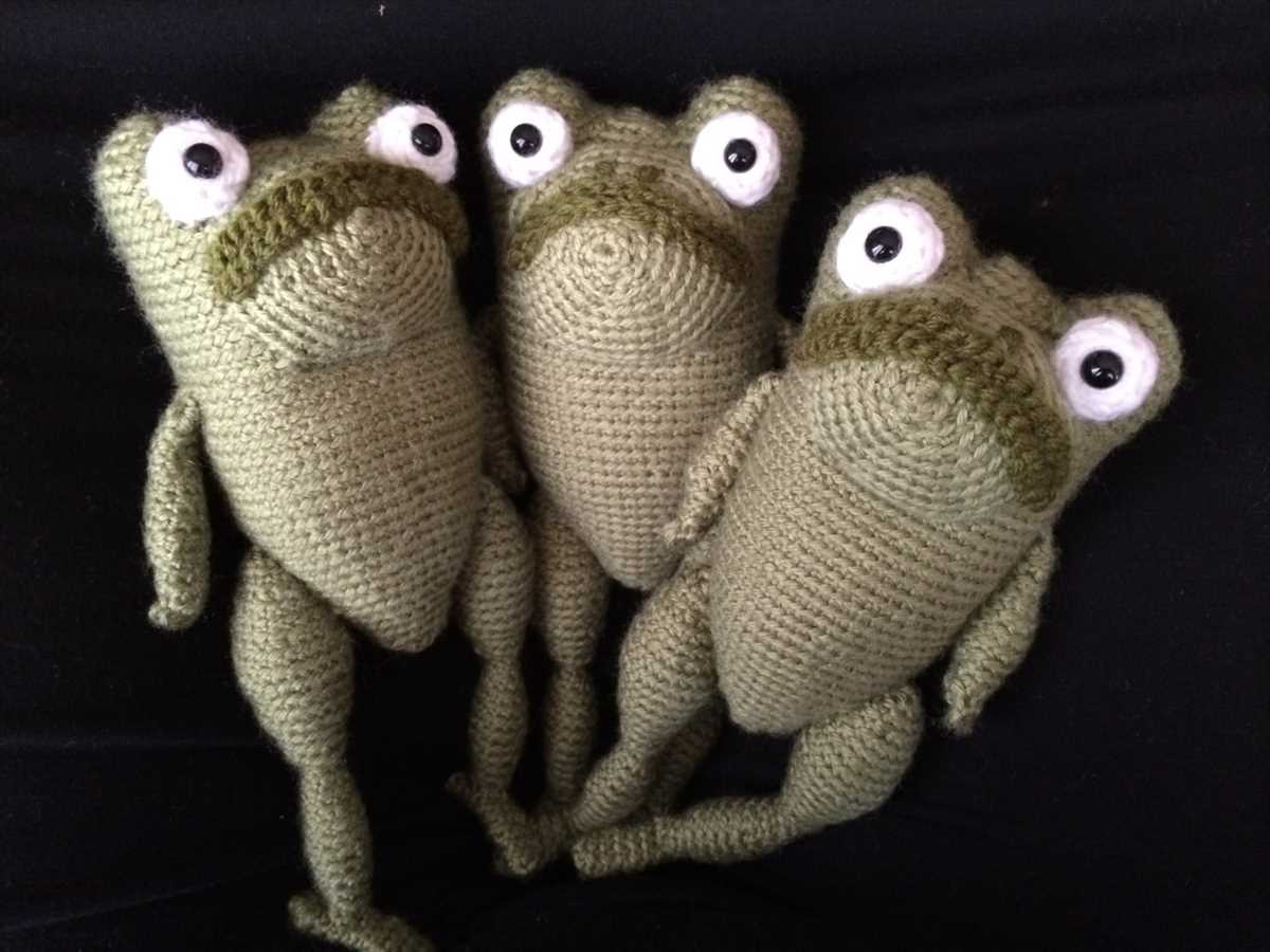 Frog and toad knit pattern