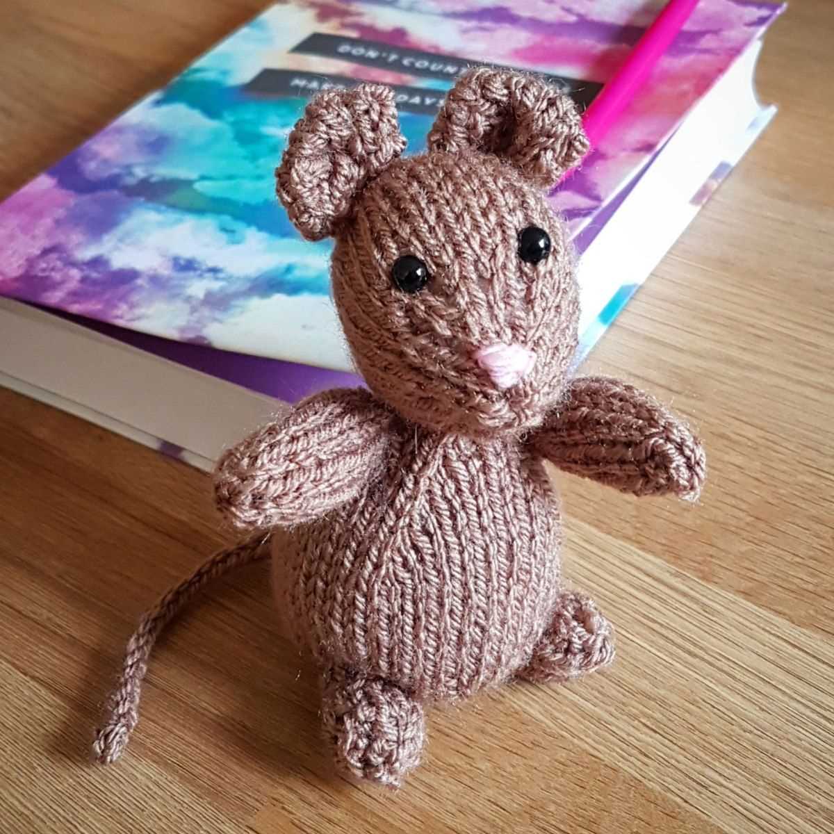 Mice knitting patterns
