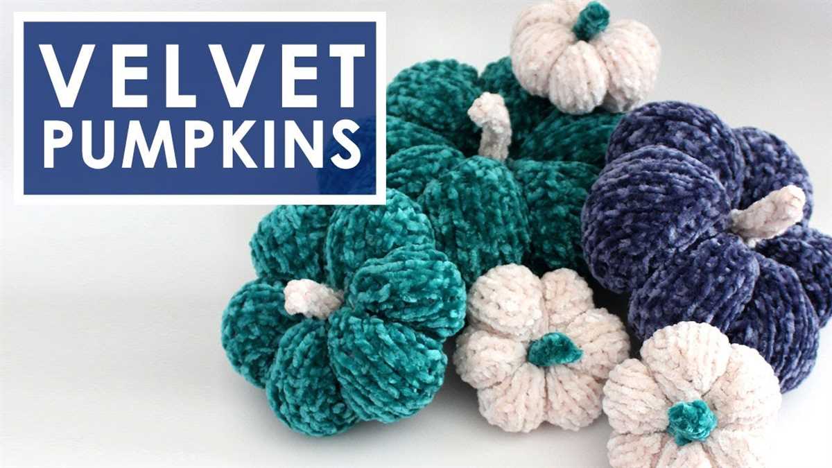 Mini knit pumpkin pattern