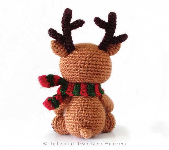 Mini reindeer knitting pattern