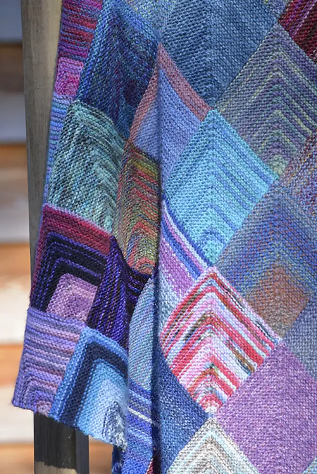 Mitred squares knitted blanket pattern