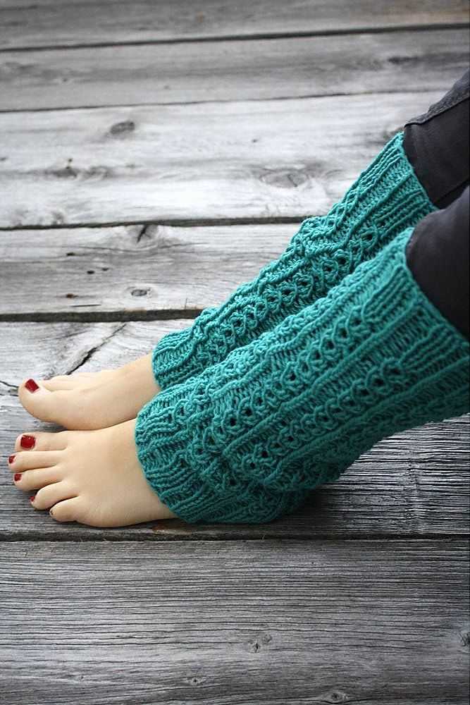 Knit pattern leg warmers