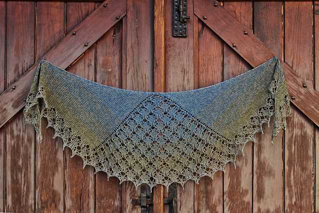 Perfect pocket shawl knitting pattern