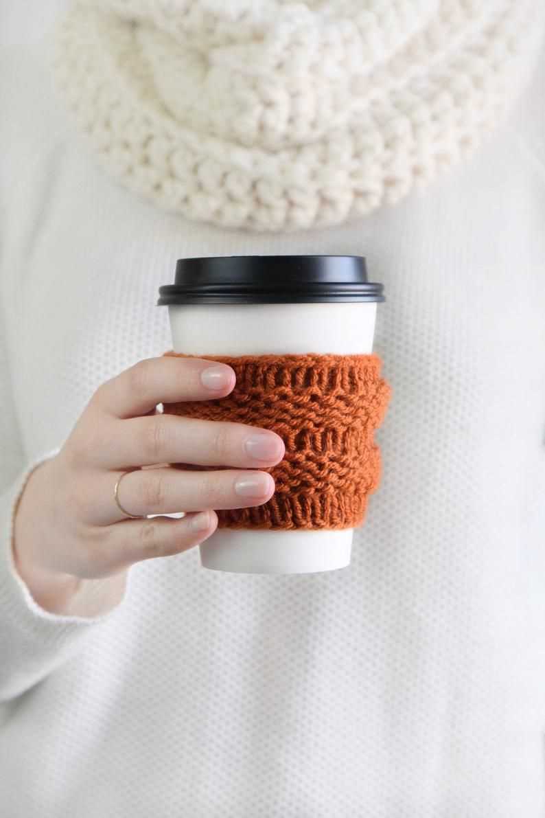 Plant cozy knitting pattern