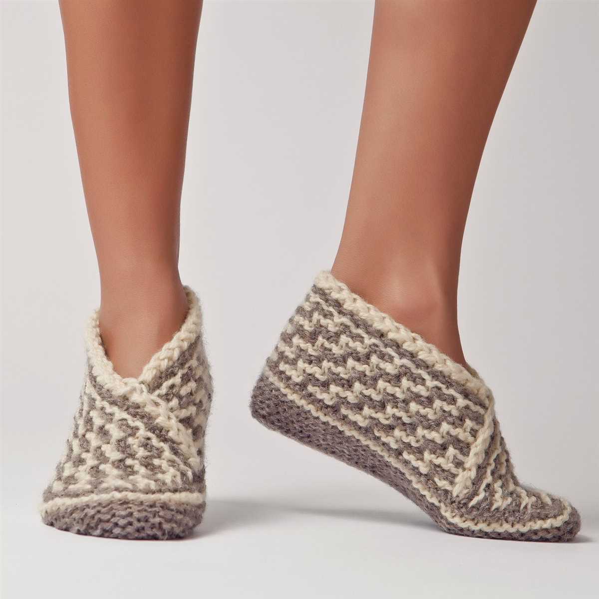 Hand knit slippers pattern