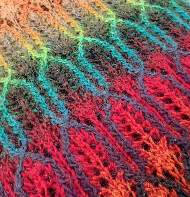 Knit scarf pattern variegated yarn