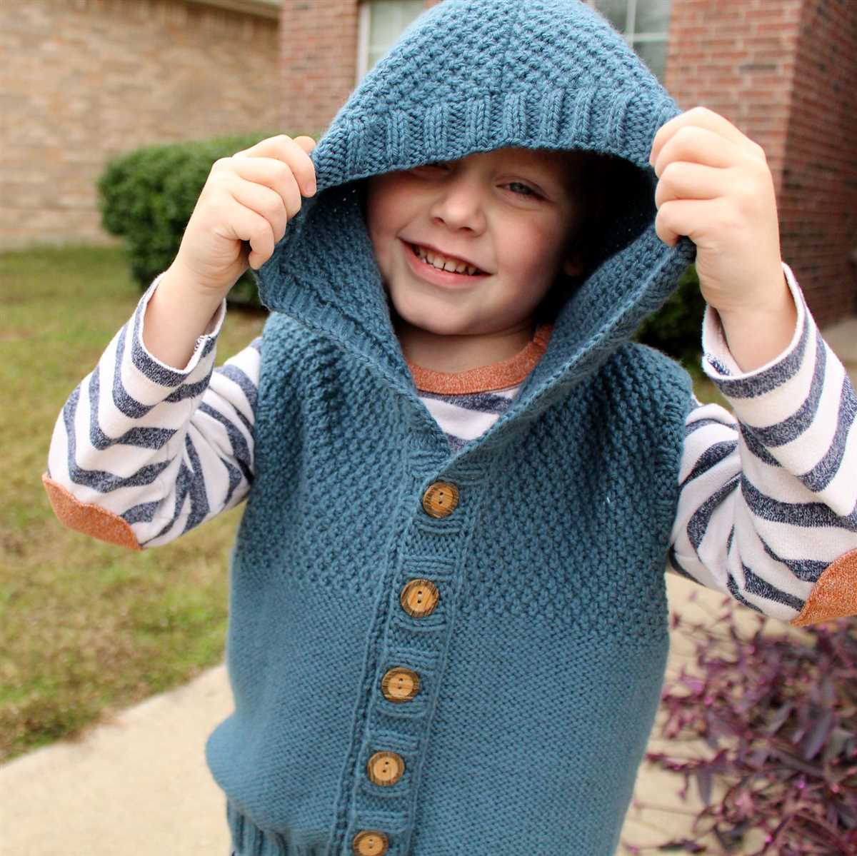 Hooded vest knitting pattern