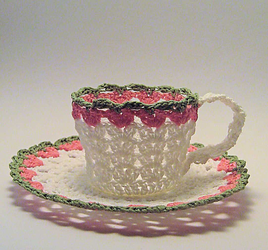 Knitted cup and saucer pattern