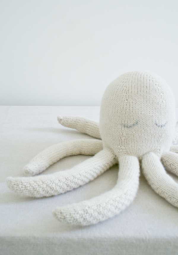 Knitted octopus toy pattern