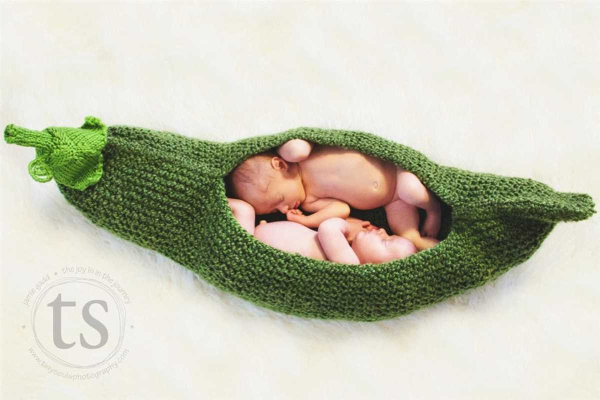 Knitted pea pod pattern