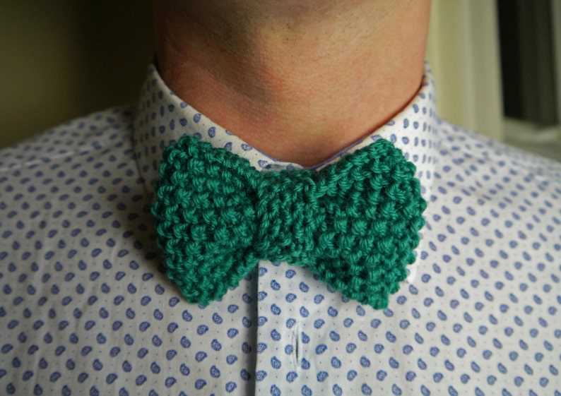 Knitted bow tie pattern