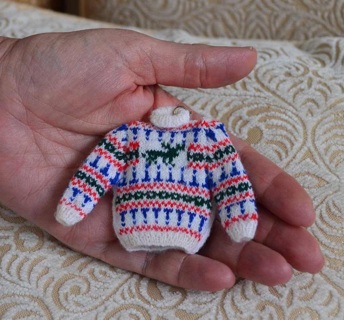 Christmas fair isle jumper knitting patterns