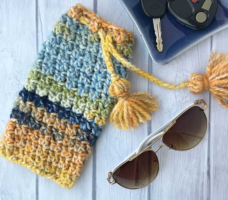 Earbud pouch knitting pattern