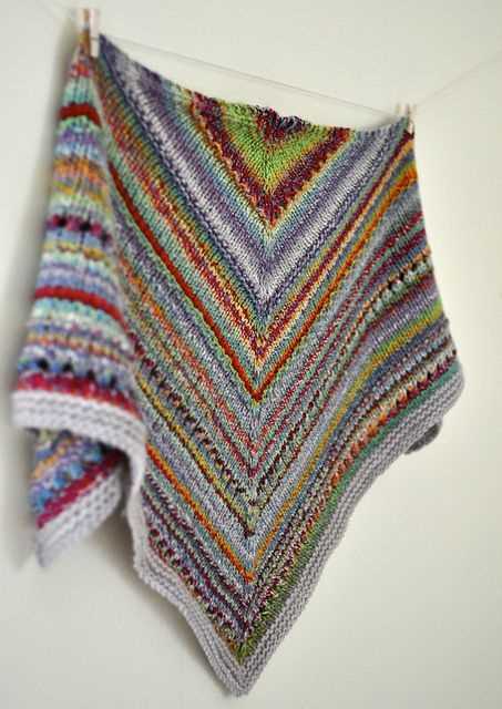 Reyna shawl knitting pattern