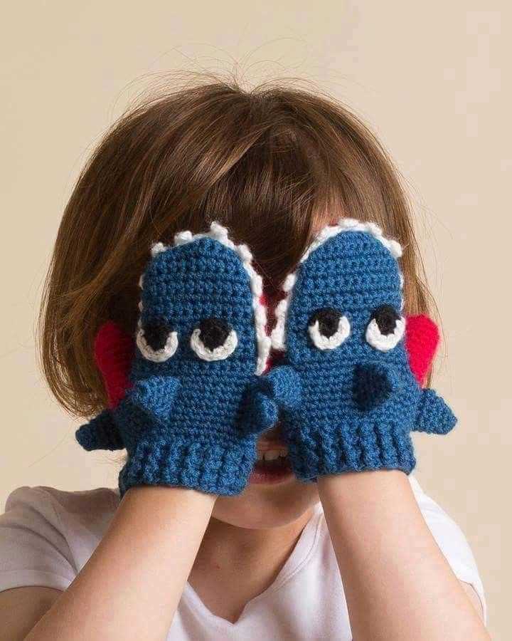 Shark mittens knitting pattern