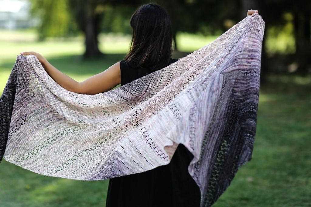 Lion brand shawl in a cake knitting patterns