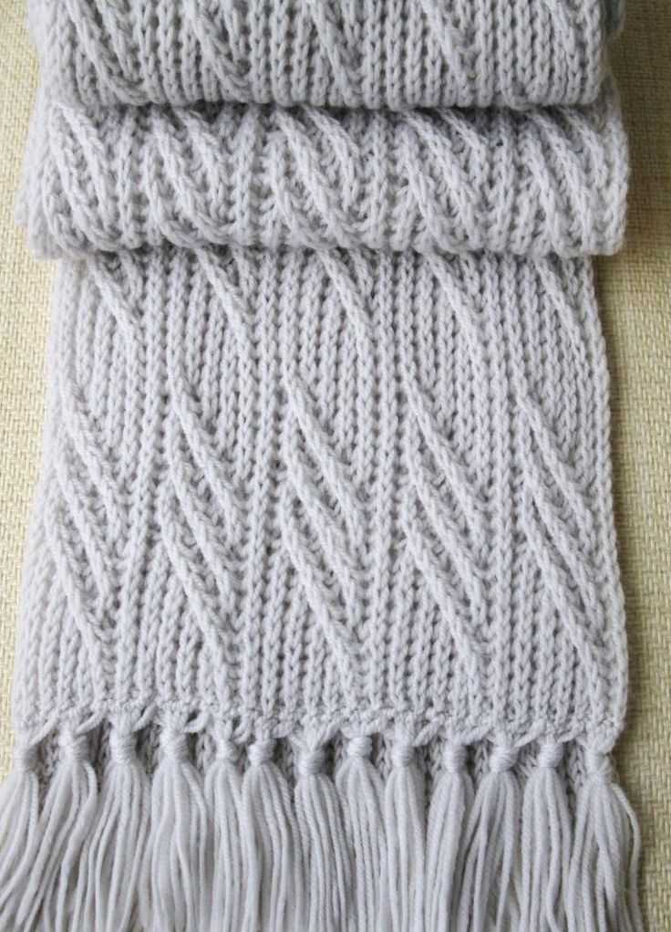Double cable knit scarf pattern