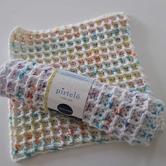 Waffle pattern knit dishcloth