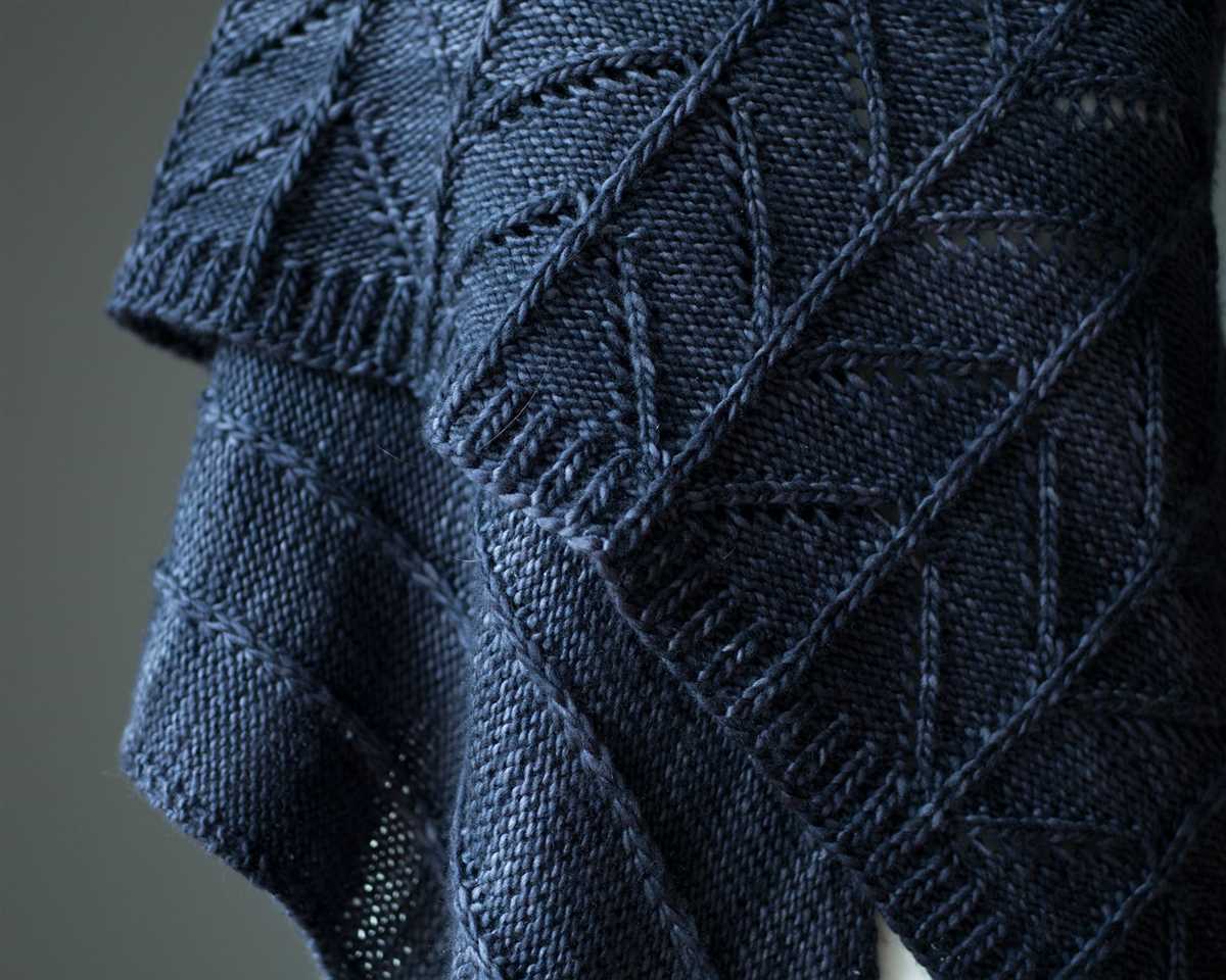 Asymmetrical shawl knitting pattern