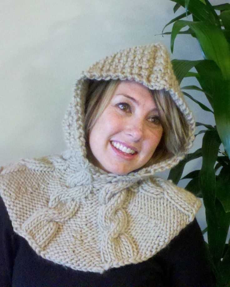 Stay cozy with this free knitted hooded cowl pattern Knitted hooded cowl free pattern