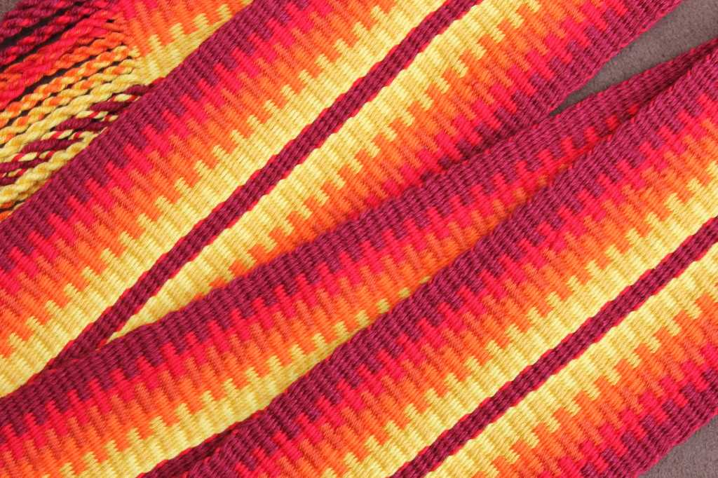 Knitted guitar strap pattern