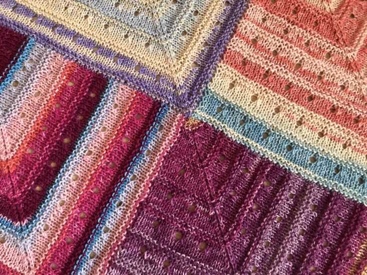 Mitred squares knitted blanket pattern