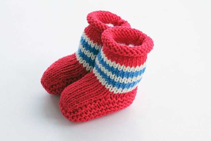 Free knitted baby booties pattern